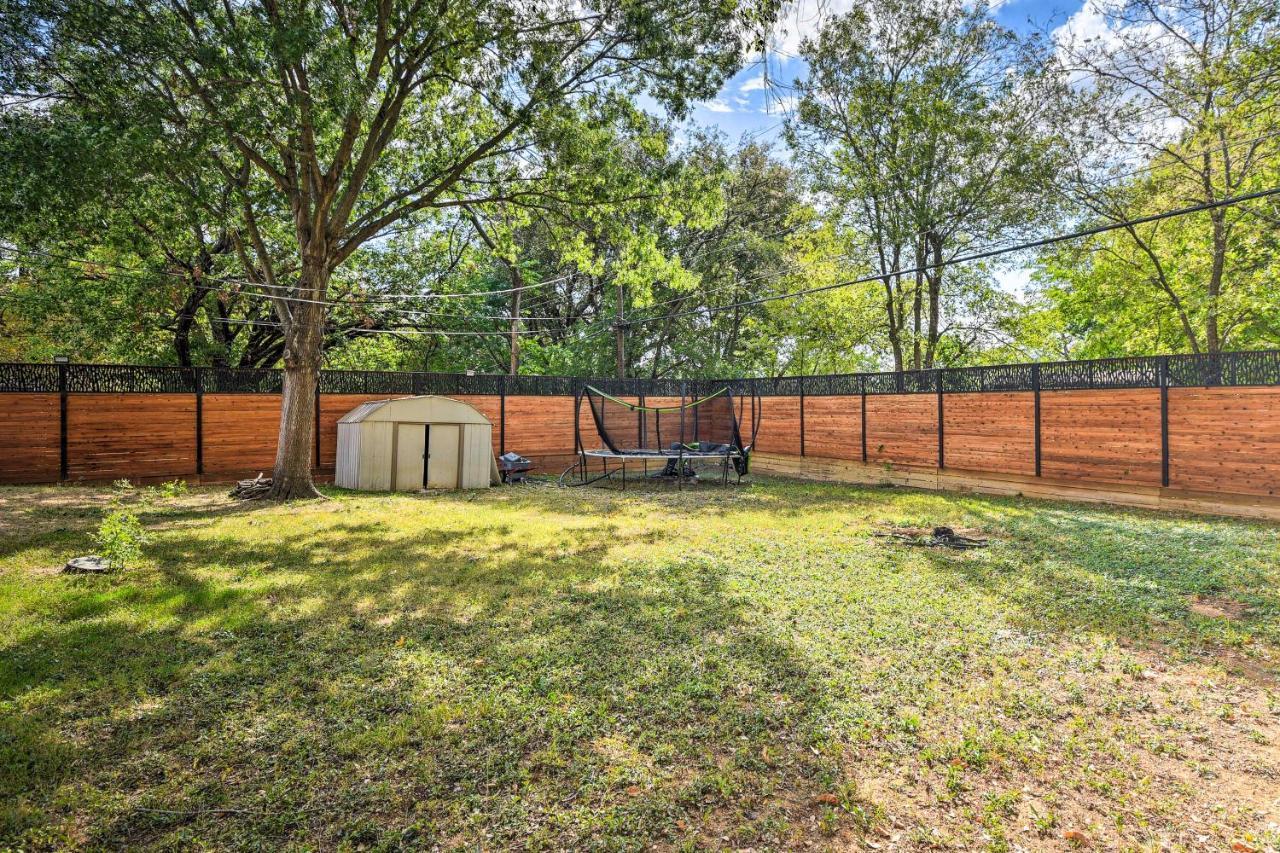 Arlington Family Retreat Home Gym, Patio And Yard Exterior photo