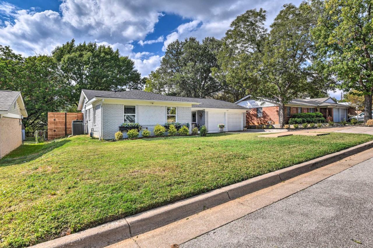 Arlington Family Retreat Home Gym, Patio And Yard Exterior photo