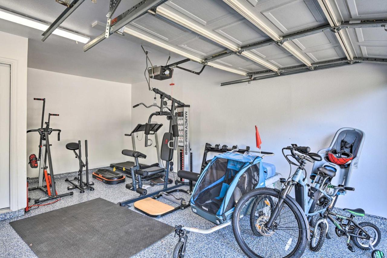 Arlington Family Retreat Home Gym, Patio And Yard Exterior photo